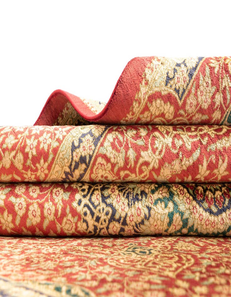 Detail image of  4' 4 x 6' 6 Ghom Silk Rug