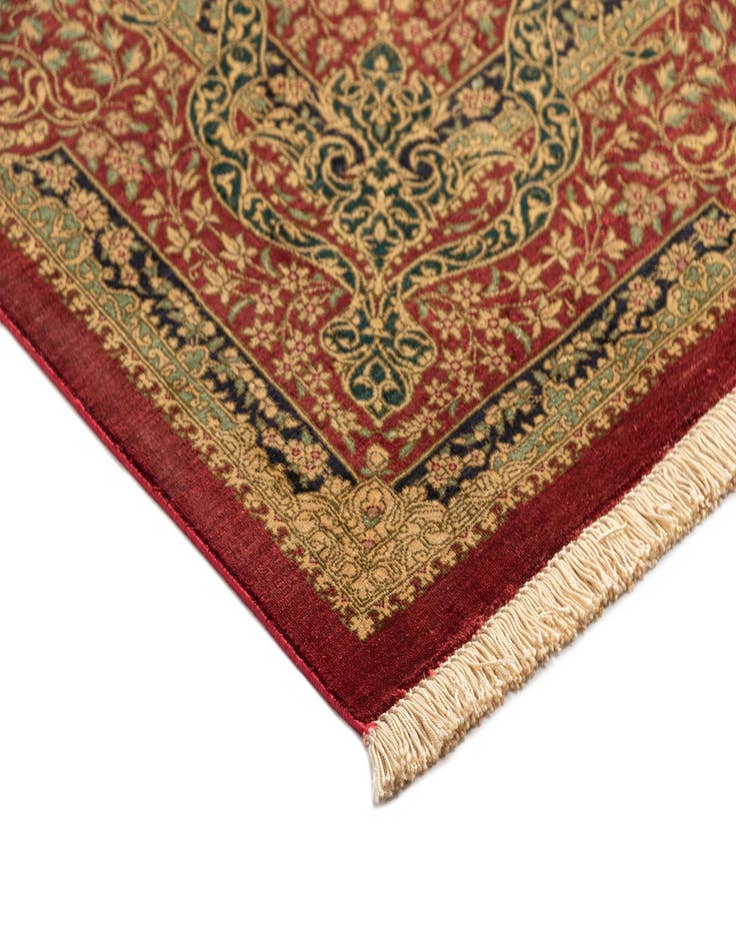 Detail image of  4' 4 x 6' 6 Ghom Silk Rug