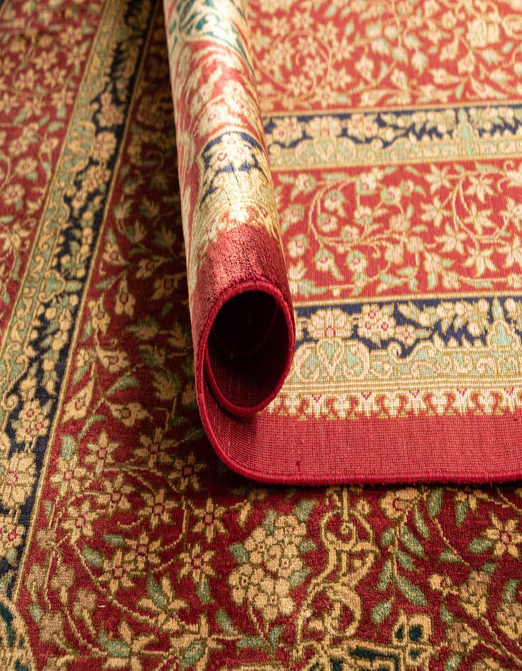 Detail image of  4' 4 x 6' 6 Ghom Silk Rug