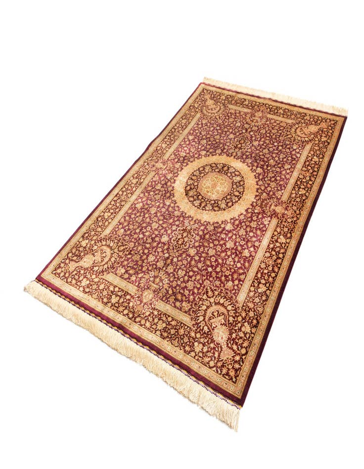 Detail image of  4' 4 x 6' 6 Ghom Silk Rug