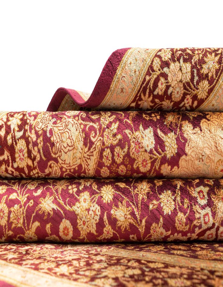 Detail image of  4' 4 x 6' 6 Ghom Silk Rug