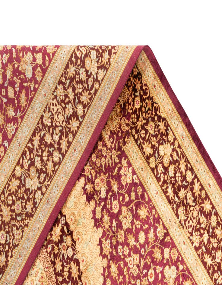 Detail image of  4' 4 x 6' 6 Ghom Silk Rug