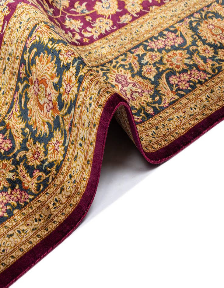 Detail image of  6' 5 x 9' 8 Ghom Silk Rug