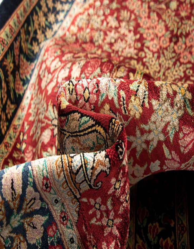 Detail image of  2' x 2' 11 Ghom Silk Rug