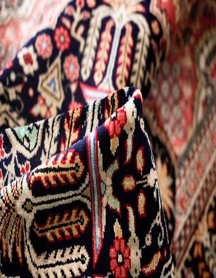 Detail image of  2' 7 x 3' 10 Ghom Silk Rug