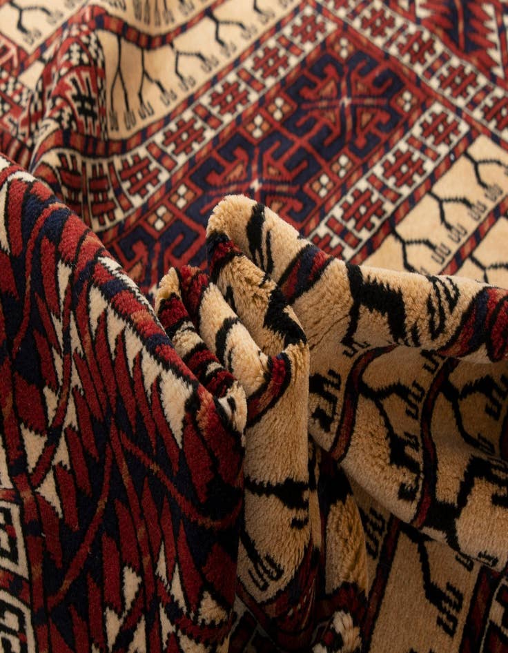 Detail image of  4' 5 x 6' 1  Hand Knotted Hacilou Wool Rug