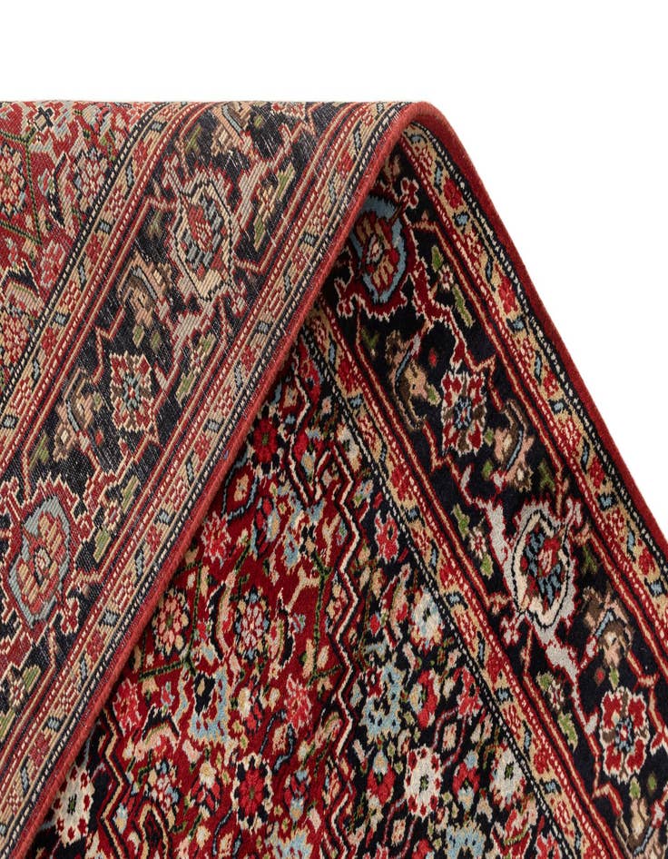 Detail image of  4' x 6' 1  Hand Knotted Hamedan Wool Rug