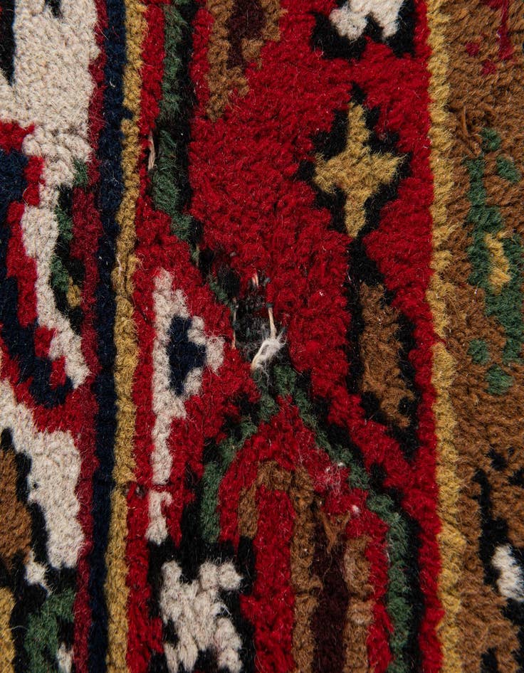 Detail image of  2' 6 x 4' 7  Hand Knotted Hamedan Wool Rug