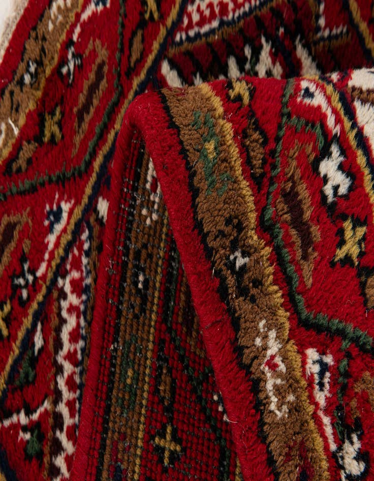 Detail image of  2' 6 x 4' 7  Hand Knotted Hamedan Wool Rug