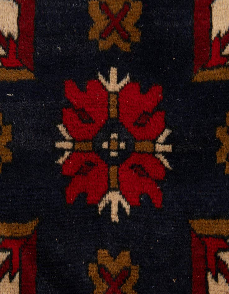 Detail image of  3' 8 x 6' 4  Hand Knotted Heriz Wool Rug