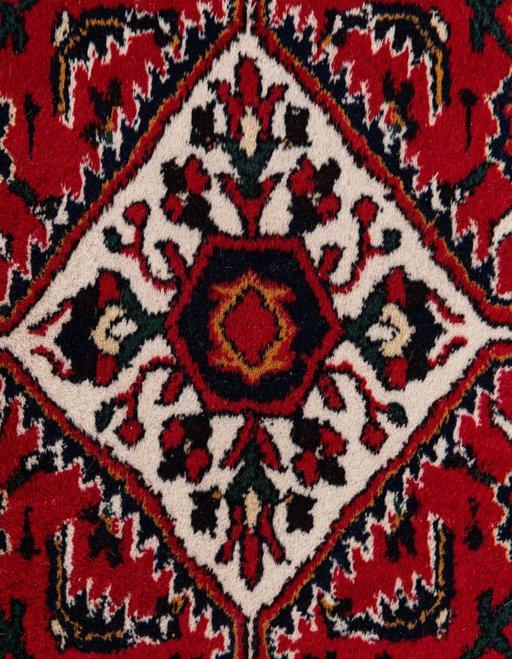 Detail image of  4' 5 x 6' 9  Hand Knotted Heriz Wool Rug