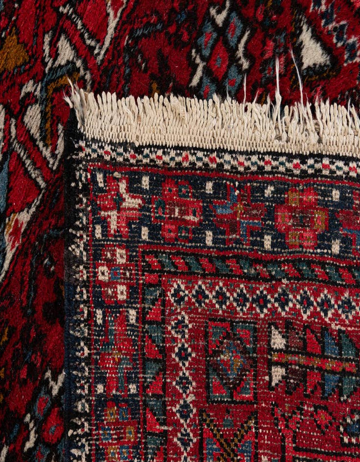 Detail image of  2' 6 x 4' 2  Hand Knotted Heriz Wool Rug
