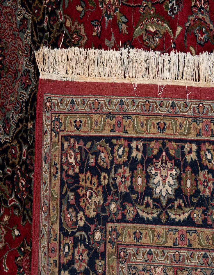 Detail image of  6' 7 x 9' 10 Isfahan Wool Rug