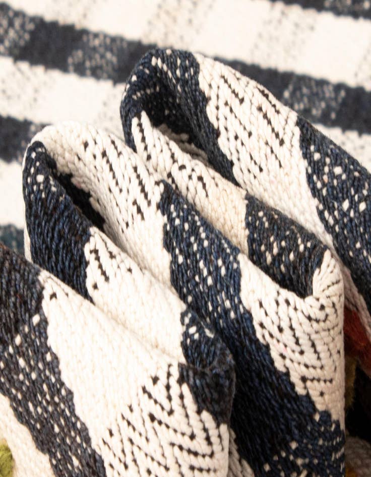 Detail image of  4' 9 x 7' 3 Jajim Wool Rug