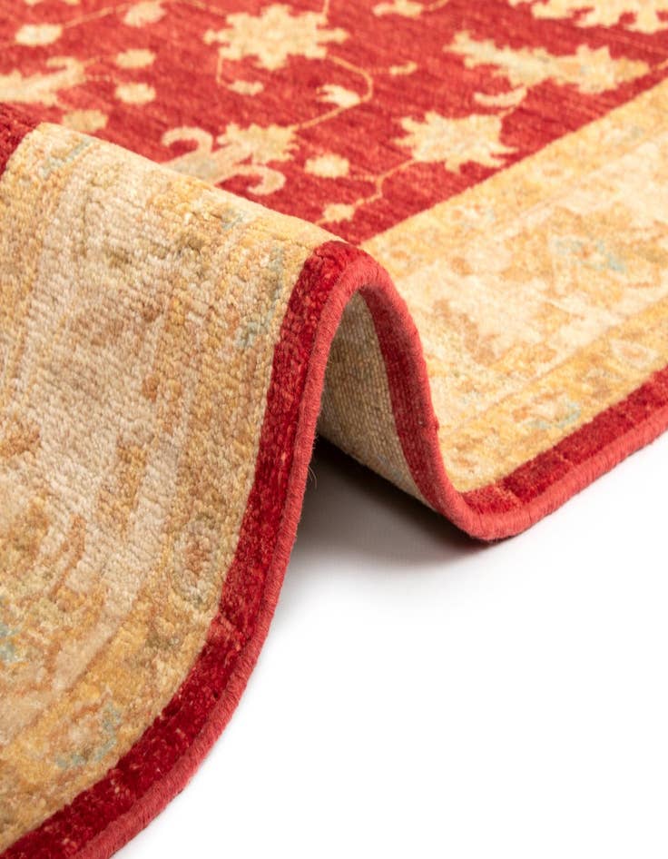 Detail image of  4' 11 x 6' 6 Kaizar Wool Rug