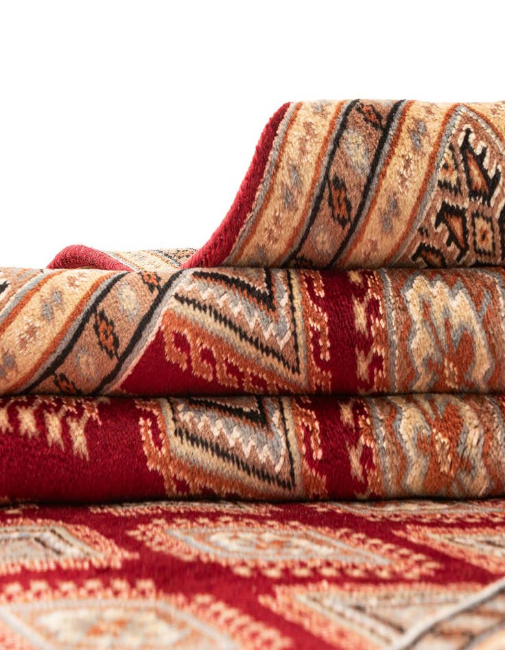 Detail image of  4' 6 x 7' Karachi Royal Rug