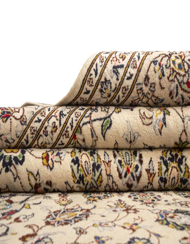 Detail image of  8' x 11' 6 Kashan Wool Rug