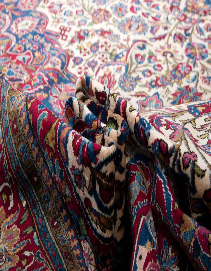 Detail image of  6' 9 x 10' Kashan Rug