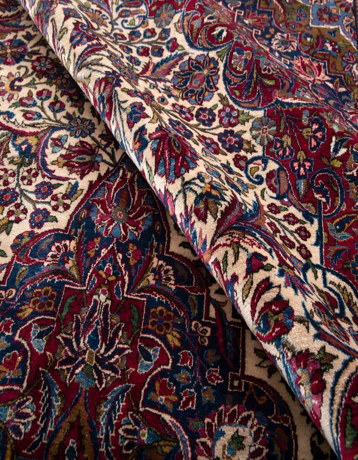 Detail image of  6' 9 x 10' Kashan Rug