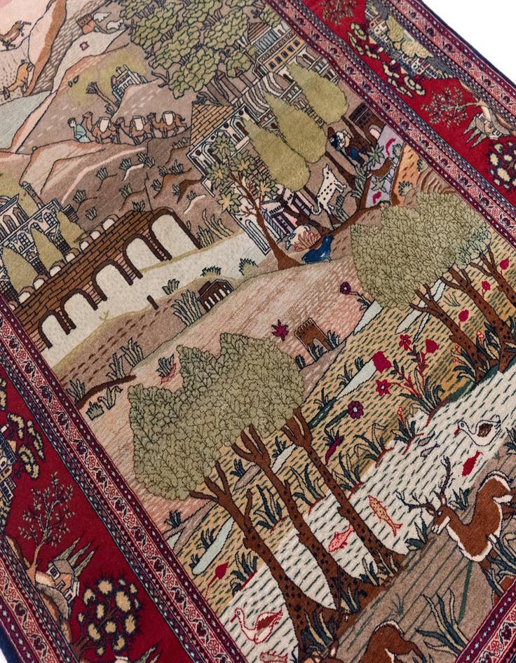 Detail image of  4' 4 x 6' 9 Kashan Rug