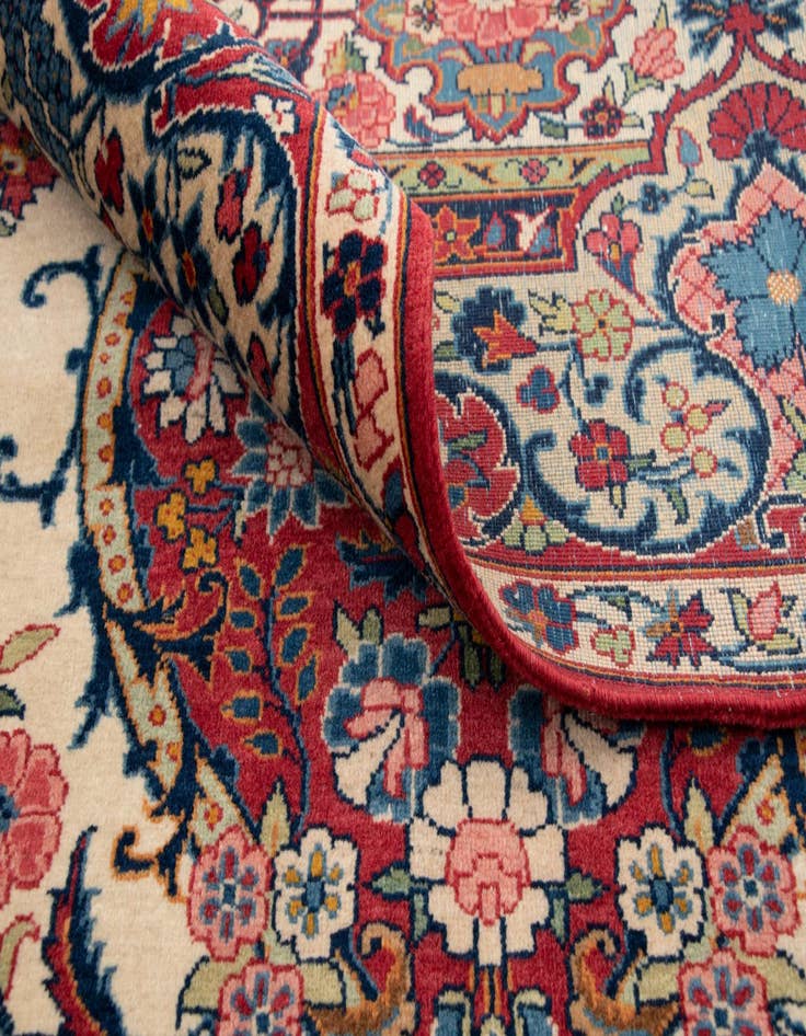 Detail image of  4' 5 x 6' 9 Kashan Rug