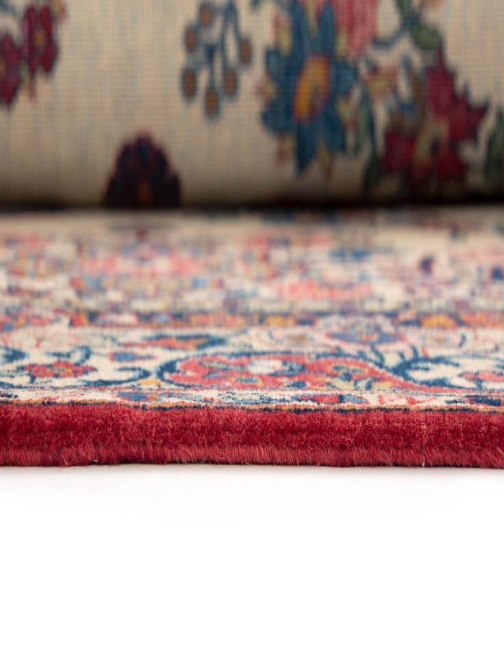 Detail image of  4' 5 x 6' 9 Kashan Rug