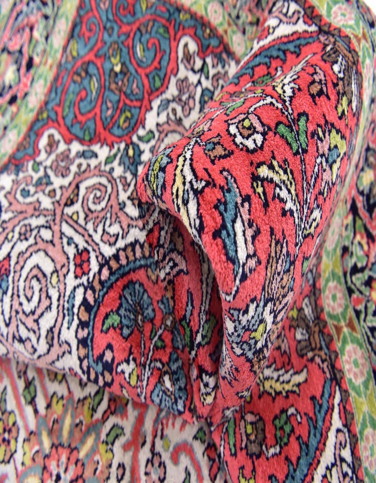 Detail image of 6' x 9' 5 Hand Knotted Kashmir Oriental Rug