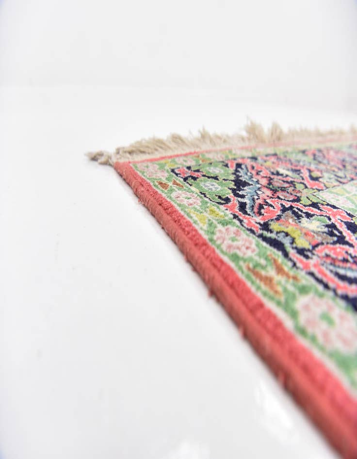 Detail image of 6' x 9' 5 Hand Knotted Kashmir Oriental Rug