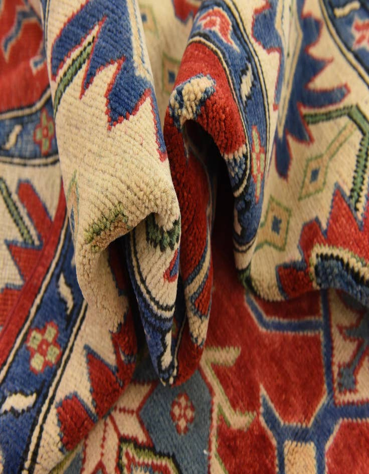 Detail image of  6' 6 x 9' 7  Hand Knotted Kazak Oriental Rug