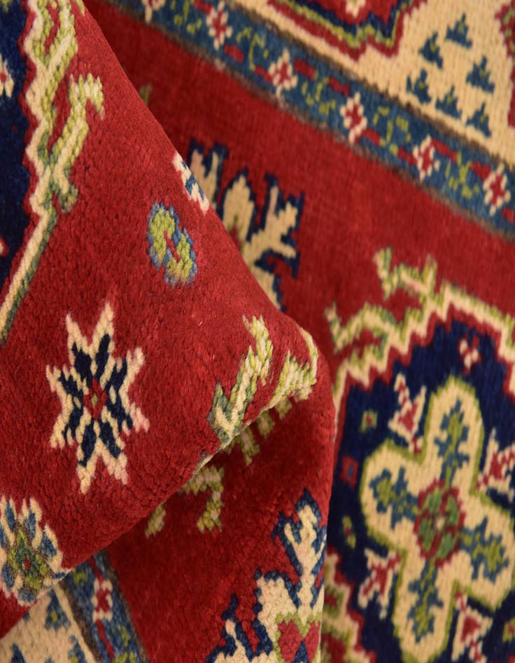 Detail image of  2' 8 x 4'  Hand Knotted Kazak Rug