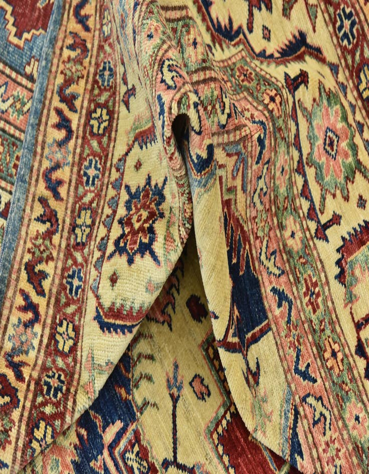 Detail image of  6' 7 x 9' 9  Hand Knotted Kazak Oriental Rug