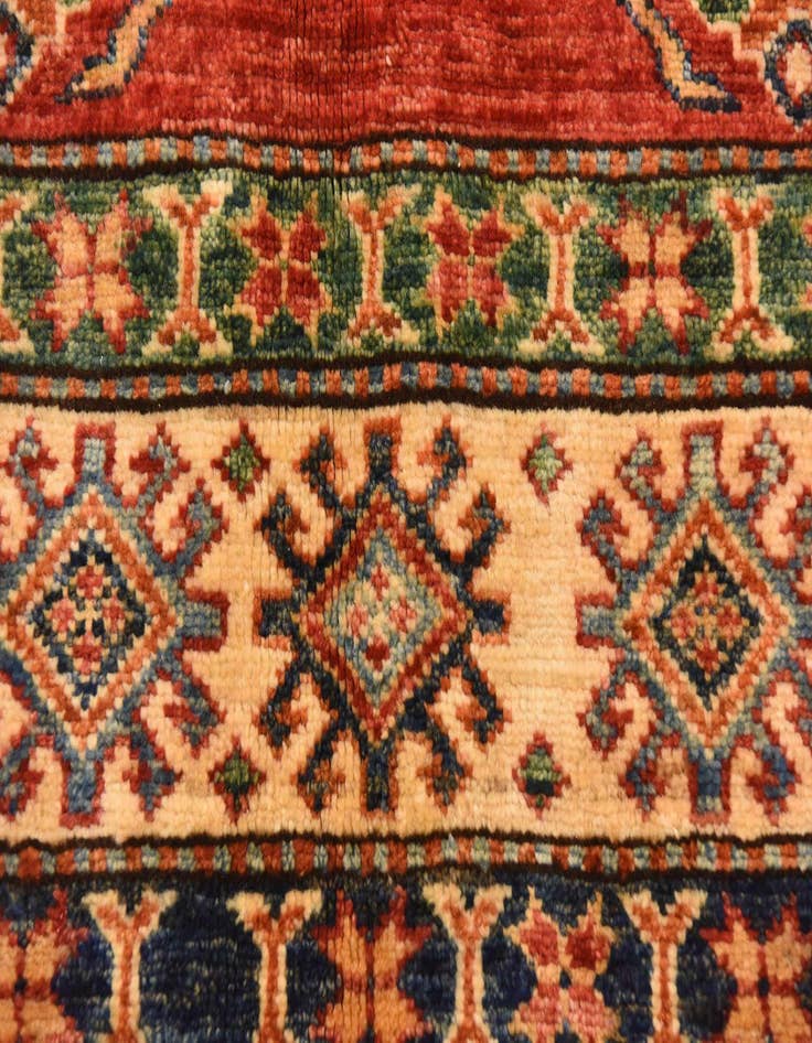Detail image of  4' 10 x 6' 9 Kazak Rug