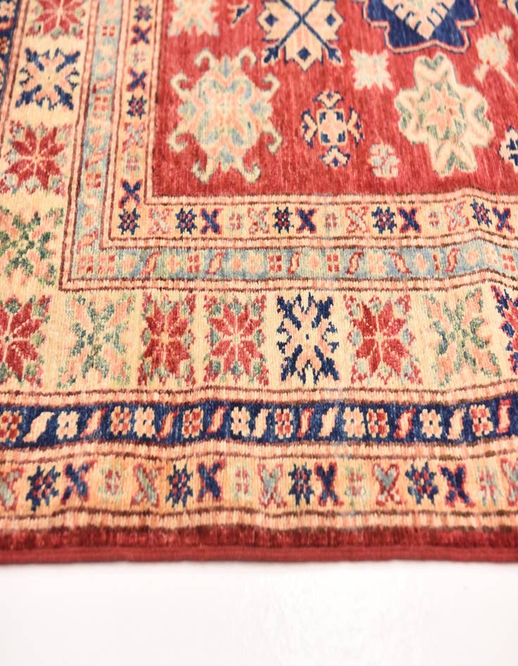 Detail image of  4' 11 x 6' 8  Hand Knotted Kazak Oriental Rug