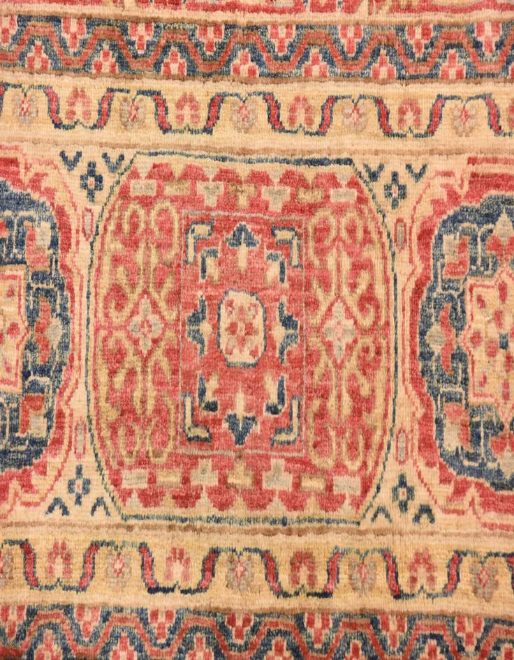 Detail image of  6' 6 x 9' 7  Hand Knotted Kazak Oriental Rug