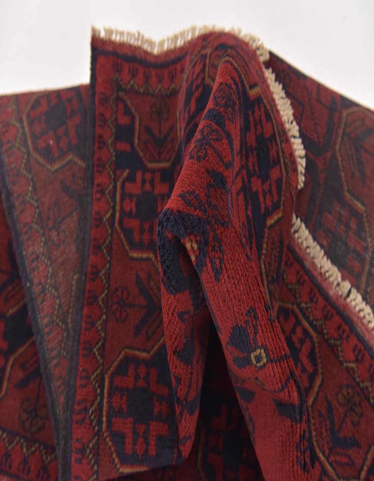 Detail image of 2' 6 x 4' Hand Knotted Khal Mohammadi Wool Rug