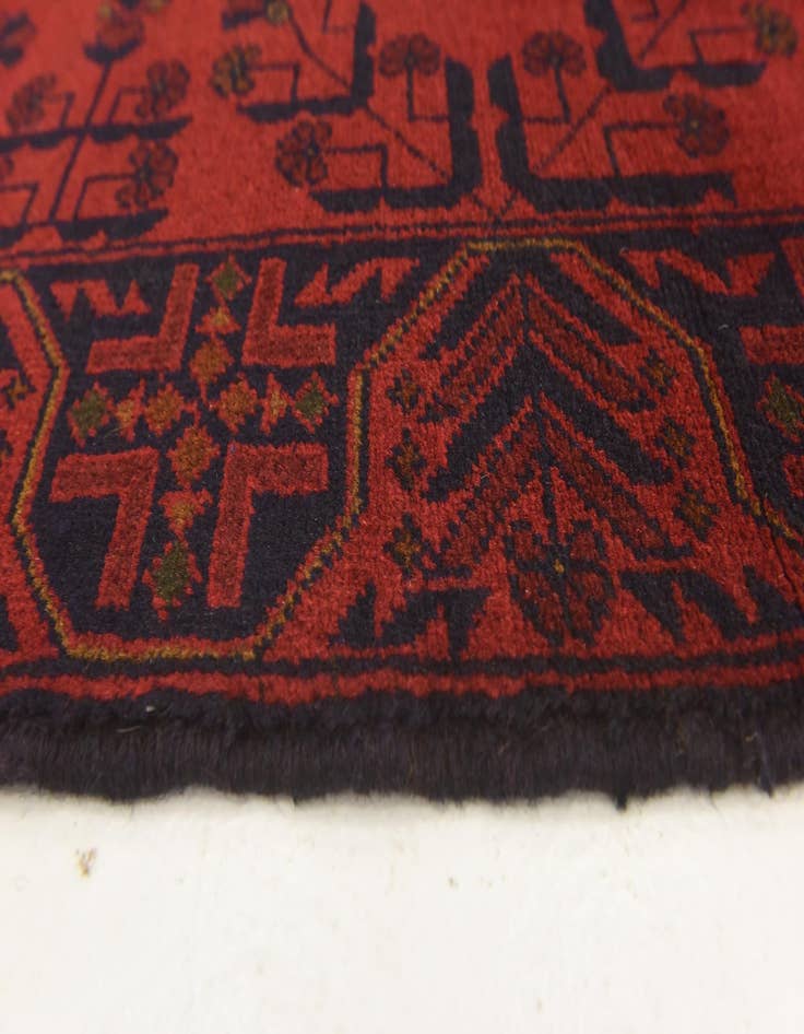 Detail image of 2' 8 x 4' 2 Hand Knotted Khal Mohammadi Wool Rug