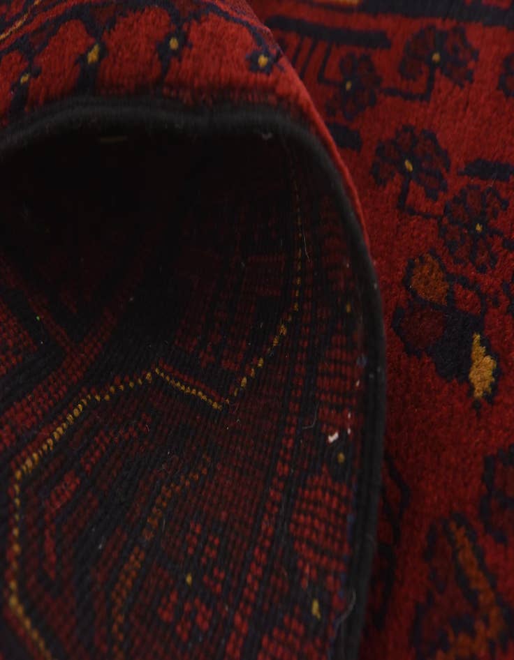 Detail image of 2' 7 x 4' 3 Hand Knotted Khal Mohammadi Wool Rug