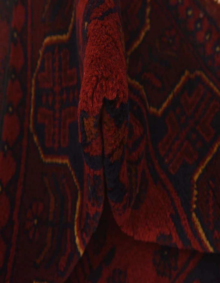 Detail image of 2' 7 x 4' 3 Hand Knotted Khal Mohammadi Wool Rug