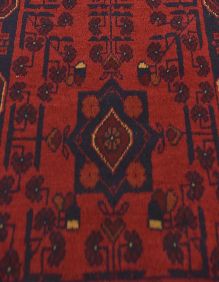 Detail image of 2' 7 x 4' 3 Hand Knotted Khal Mohammadi Wool Rug