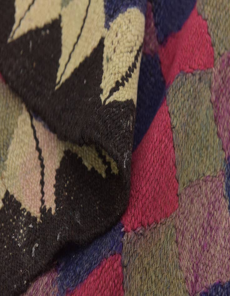 Detail image of  4' 6 x 8'  Hand Woven Kilim Fars Wool Rug