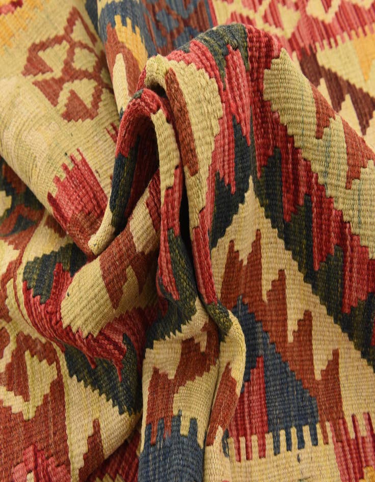 Detail image of  3' 4 x 6' 3  Hand Woven Kilim Maymana Wool Rug