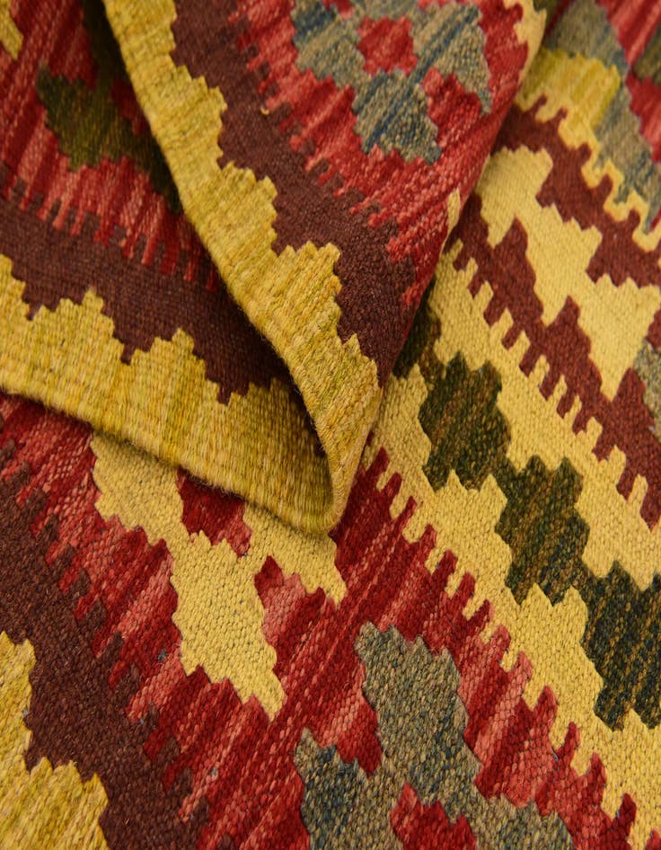 Detail image of  3' 3 x 6' 5  Hand Woven Kilim Maymana Wool Rug