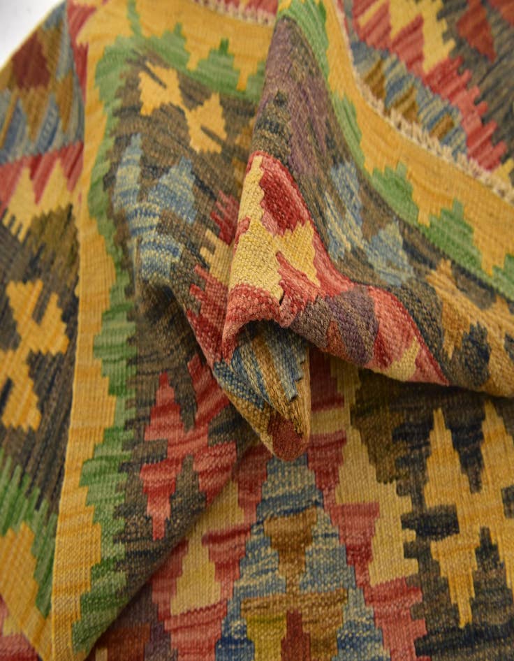 Detail image of  3' 2 x 4' 10  Hand Woven Kilim Maymana Wool Rug