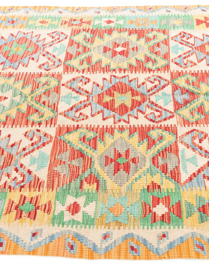 Detail image of  4' 10 x 6' 6  Hand Woven Kilim Maymana Wool Rug