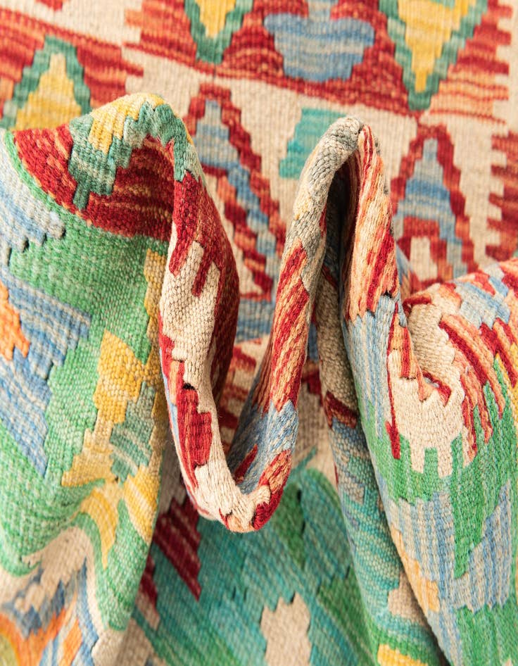Detail image of  4' 10 x 6' 6  Hand Woven Kilim Maymana Wool Rug