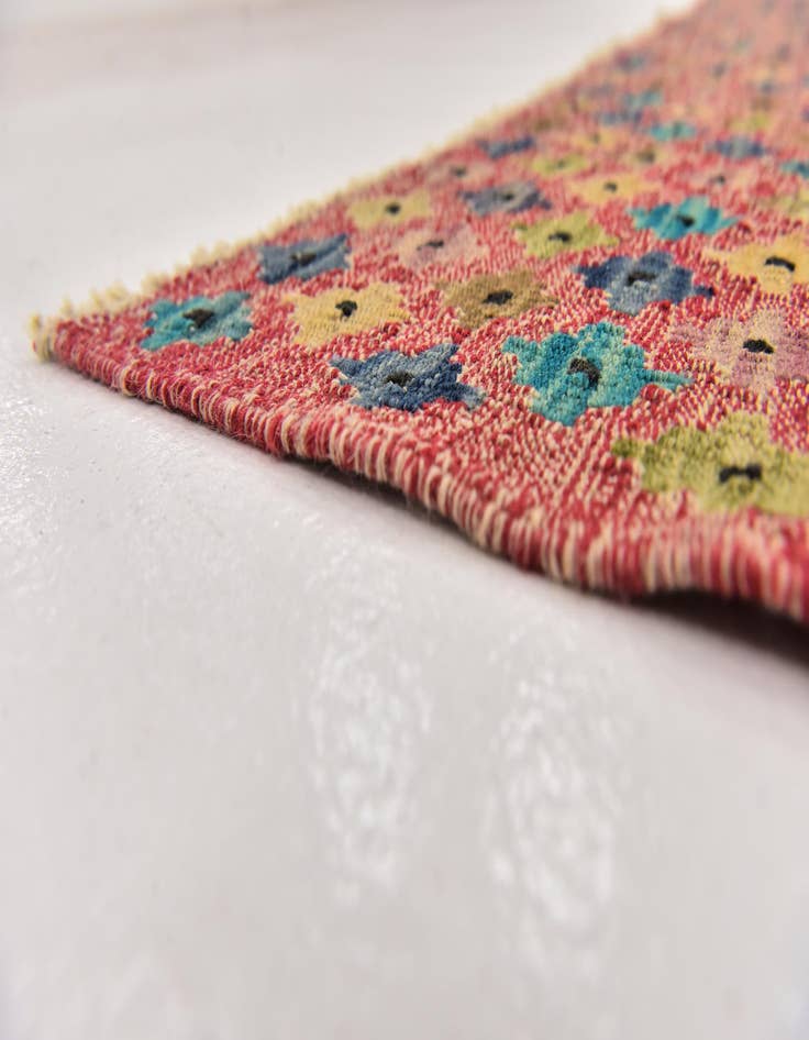 Detail image of  6' x 7' 8  Hand Woven Kilim Modern Wool Rug