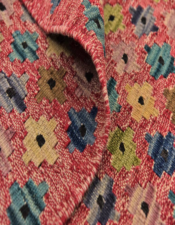 Detail image of  6' x 7' 8  Hand Woven Kilim Modern Wool Rug