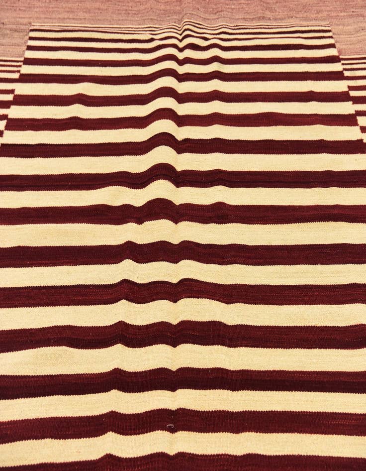 Detail image of  5' 10 x 7' 10  Hand Woven Kilim Modern Wool Rug