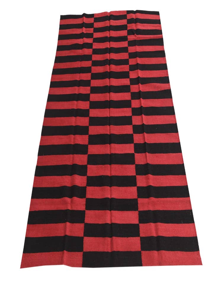 Detail image of  4' 3 x 6'  Hand Woven Kilim Modern Wool Rug