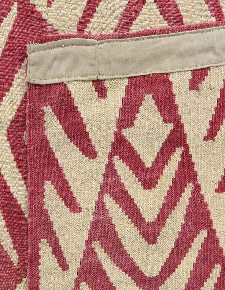 Detail image of  4' 5 x 6' 5  Hand Woven Kilim Modern Wool Rug